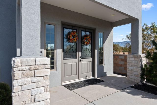 103 Fernleaf Court NW, Albuquerque, NM 87107