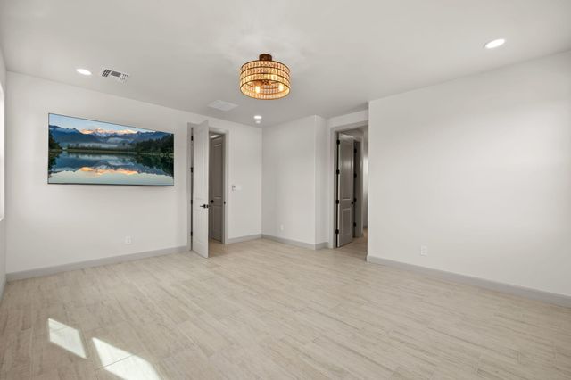 103 Fernleaf Court NW, Albuquerque, NM 87107