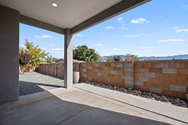 103 Fernleaf Court NW, Albuquerque, NM 87107