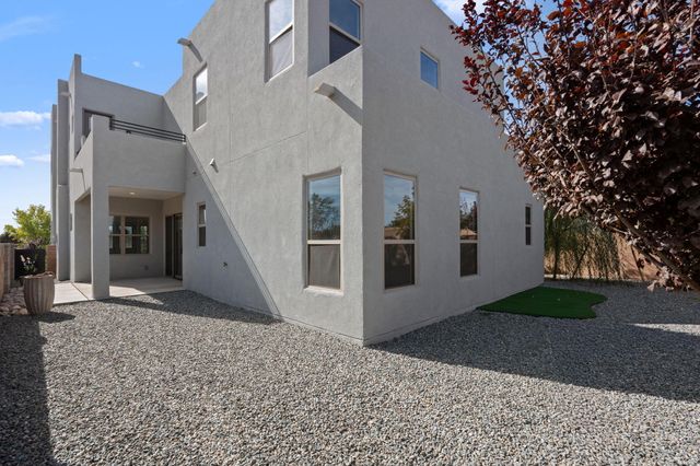 103 Fernleaf Court NW, Albuquerque, NM 87107