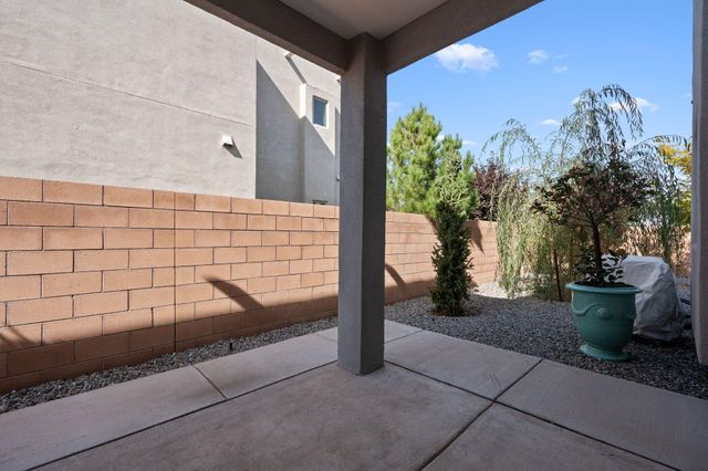 103 Fernleaf Court NW, Albuquerque, NM 87107