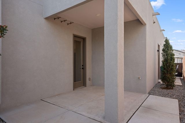 103 Fernleaf Court NW, Albuquerque, NM 87107