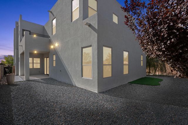 103 Fernleaf Court NW, Albuquerque, NM 87107