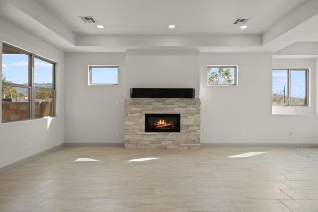 103 Fernleaf Court NW, Albuquerque, NM 87107