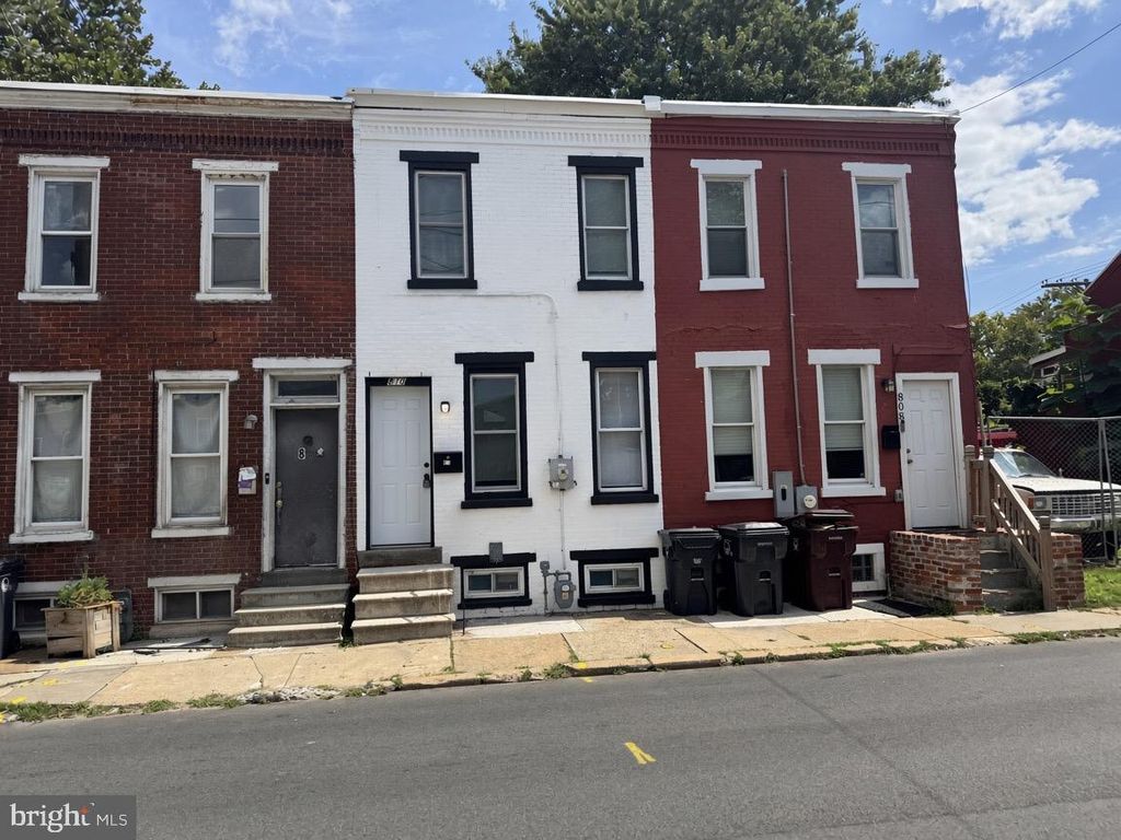 810 N CHURCH ST, WILMINGTON, DE 19801 — exterior