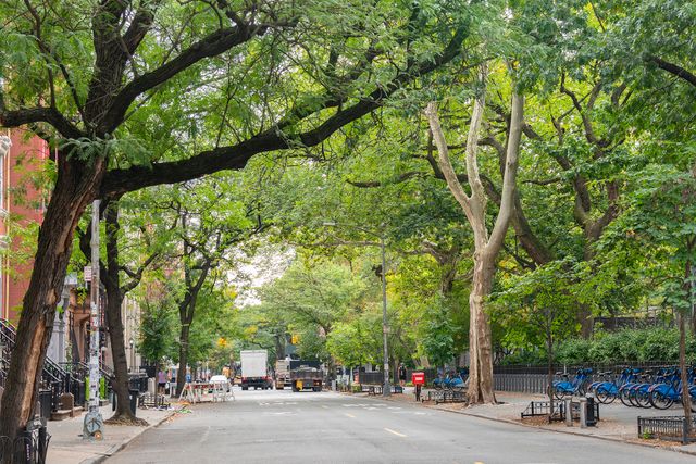 307 E 10TH Street, New York City, NY 10009