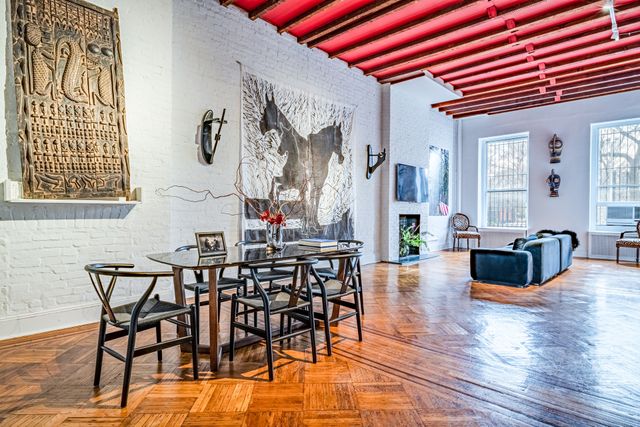 307 E 10TH Street, New York City, NY 10009
