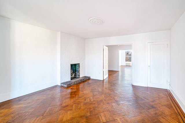 307 E 10TH Street, New York City, NY 10009