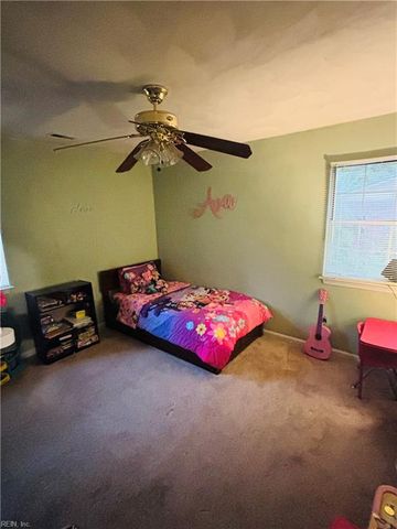 2432 Strawberry LN, Chesapeake, VA 23324