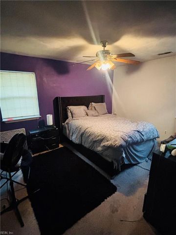 2432 Strawberry LN, Chesapeake, VA 23324