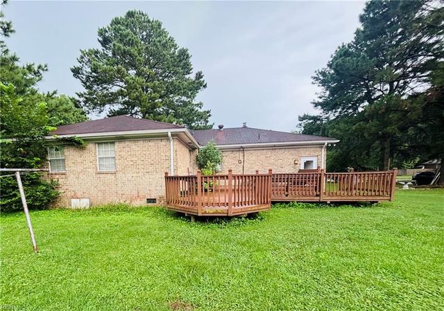 2432 Strawberry LN, Chesapeake, VA 23324