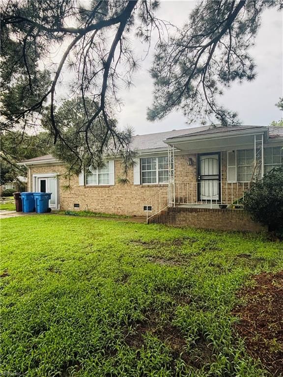 2432 Strawberry LN, Chesapeake, VA 23324