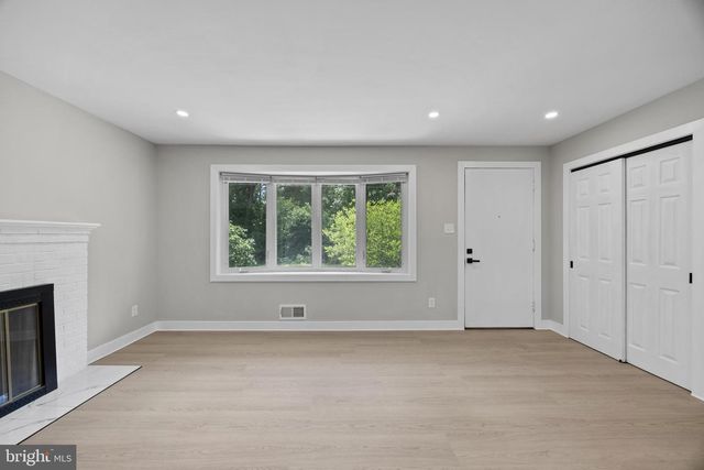 852 BURNS ST SE, Washington, DC 20019