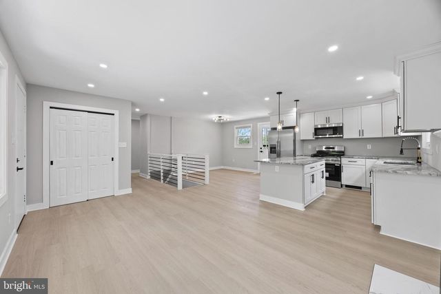 852 BURNS ST SE, Washington, DC 20019