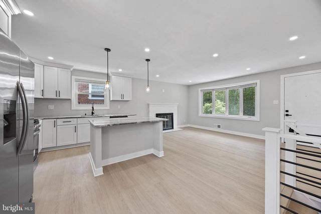 852 BURNS ST SE, Washington, DC 20019