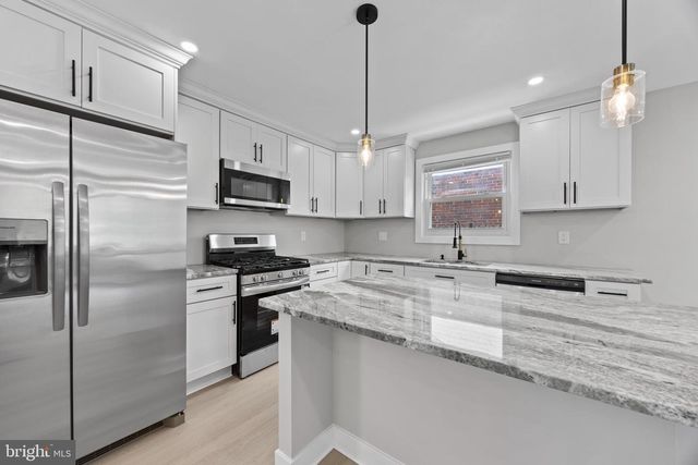 852 BURNS ST SE, Washington, DC 20019