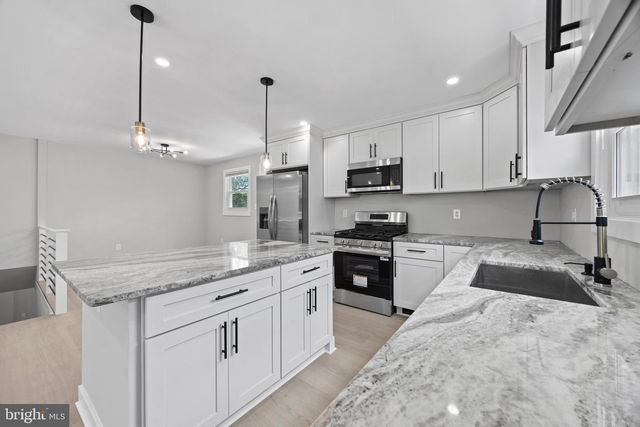 852 BURNS ST SE, Washington, DC 20019