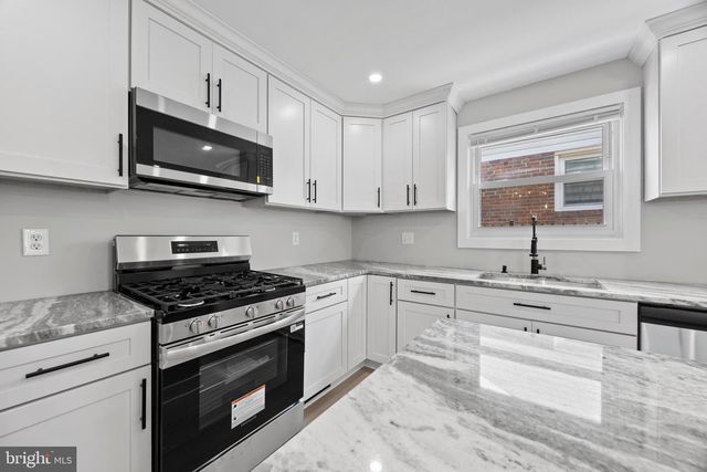 852 BURNS ST SE, Washington, DC 20019