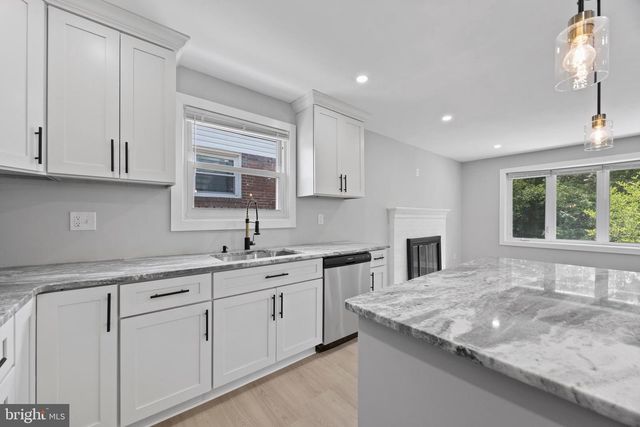 852 BURNS ST SE, Washington, DC 20019