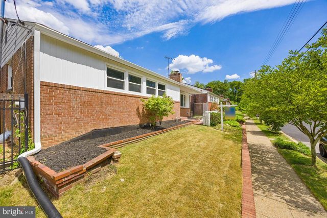 852 BURNS ST SE, Washington, DC 20019