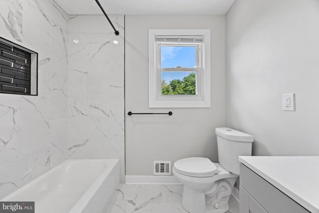 852 BURNS ST SE, Washington, DC 20019