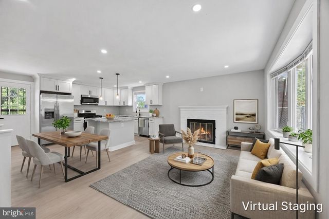 852 BURNS ST SE, Washington, DC 20019