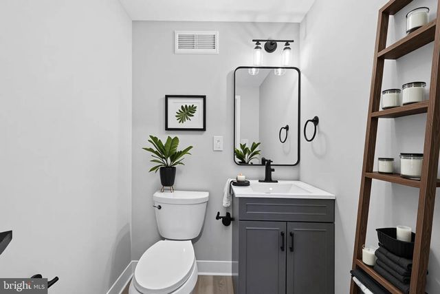 852 BURNS ST SE, Washington, DC 20019