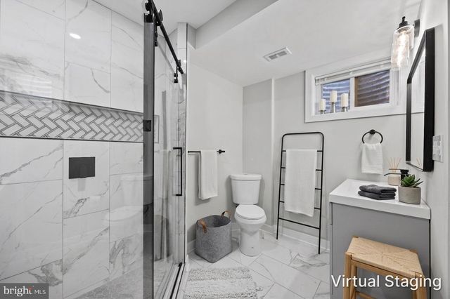 852 BURNS ST SE, Washington, DC 20019
