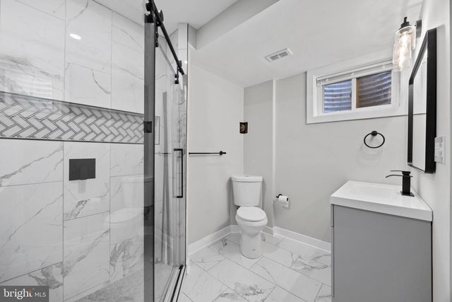 852 BURNS ST SE, Washington, DC 20019