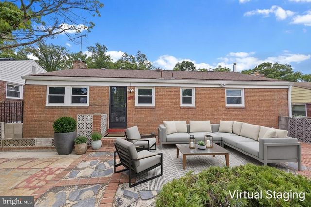 852 BURNS ST SE, Washington, DC 20019