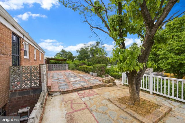 852 BURNS ST SE, Washington, DC 20019