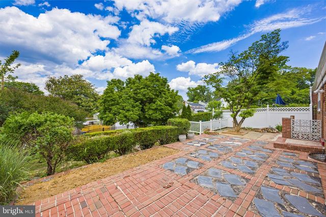 852 BURNS ST SE, Washington, DC 20019