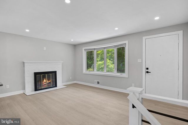 852 BURNS ST SE, Washington, DC 20019