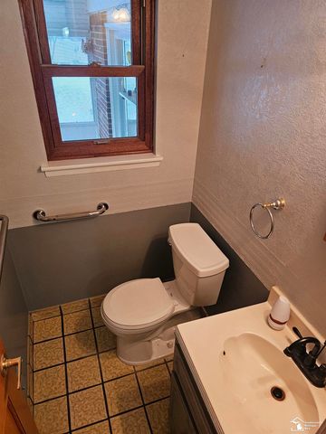 22534 provincial Street, Woodhaven, MI 48183