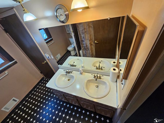 22534 provincial Street, Woodhaven, MI 48183