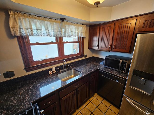 22534 provincial Street, Woodhaven, MI 48183