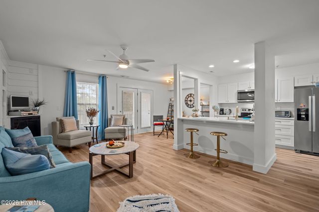 805 March Court B, Wilmington, NC 28405