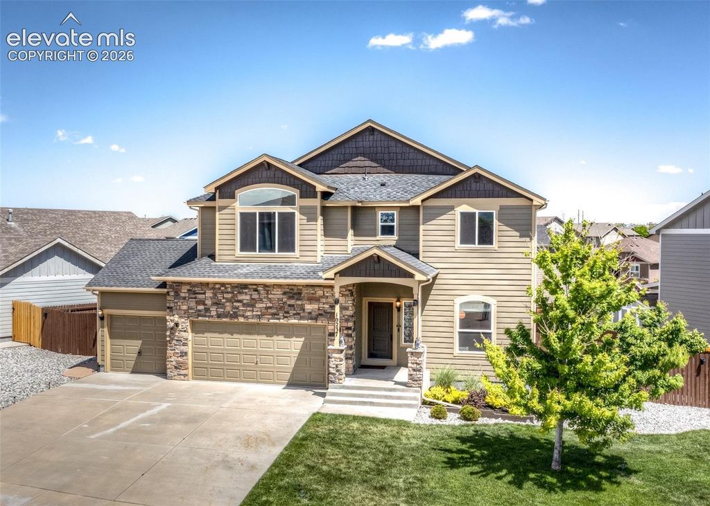 10237 Abrams Drive, Colorado Springs, CO 80925 — exterior