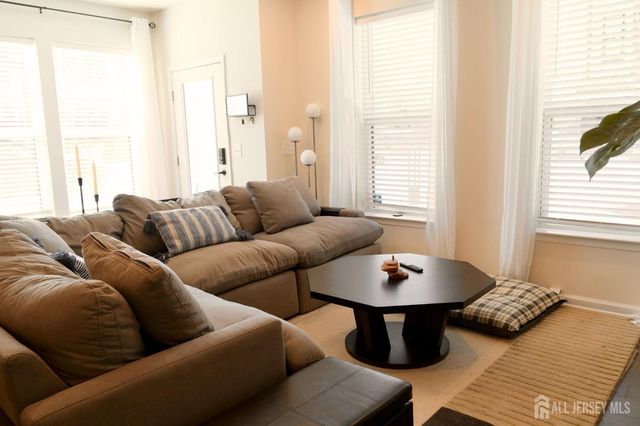 101 Peyton Place 135, New Brunswick, NJ 08901