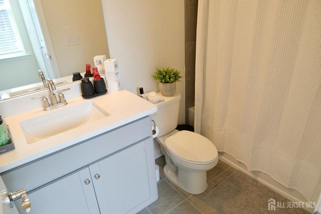 101 Peyton Place 135, New Brunswick, NJ 08901