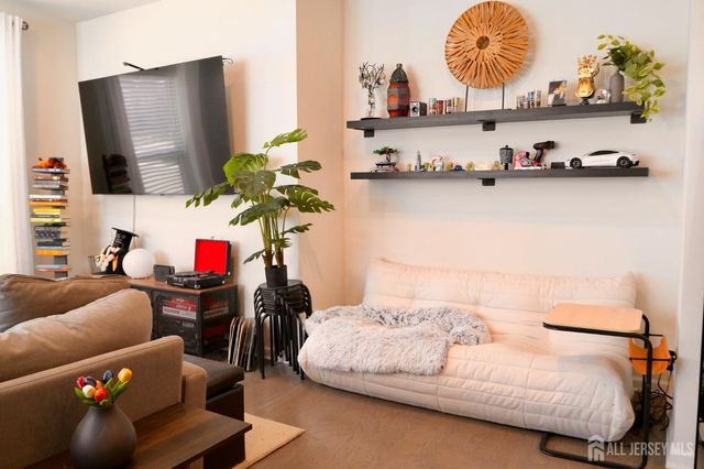 101 Peyton Place 135, New Brunswick, NJ 08901