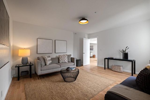 424 6th Avenue, Half Moon Bay, CA 94019