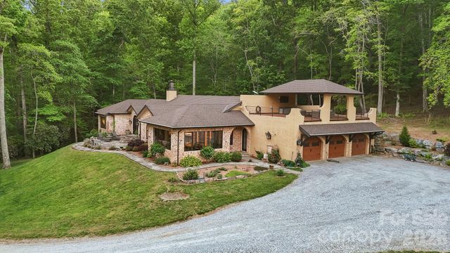 959 & 957 Dave Whitaker Road, Horse Shoe, NC 28742
