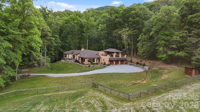 959 & 957 Dave Whitaker Road, Horse Shoe, NC 28742