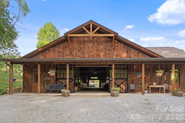 959 & 957 Dave Whitaker Road, Horse Shoe, NC 28742