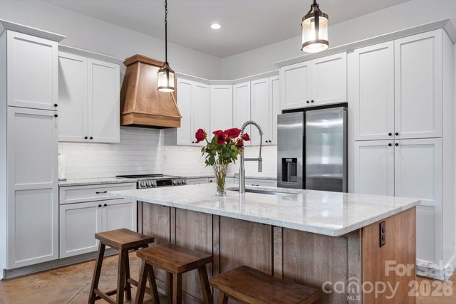 959 & 957 Dave Whitaker Road, Horse Shoe, NC 28742