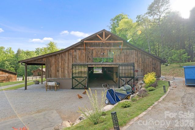 959 & 957 Dave Whitaker Road, Horse Shoe, NC 28742
