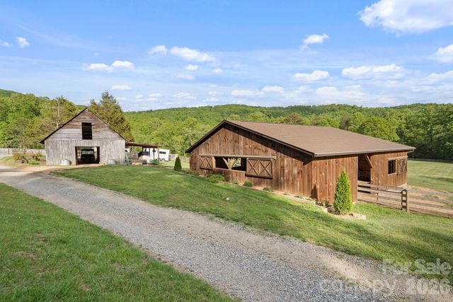 959 & 957 Dave Whitaker Road, Horse Shoe, NC 28742