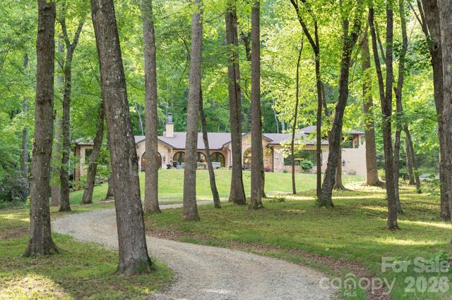 959 & 957 Dave Whitaker Road, Horse Shoe, NC 28742