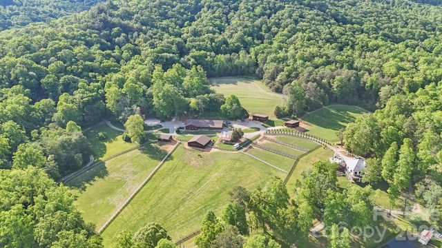 959 & 957 Dave Whitaker Road, Horse Shoe, NC 28742